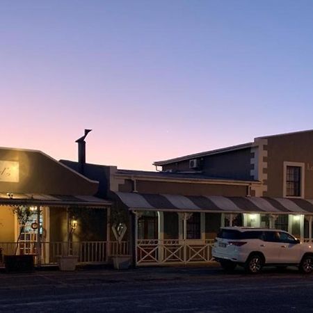 Lord Carnarvon Small Hotel エクステリア 写真